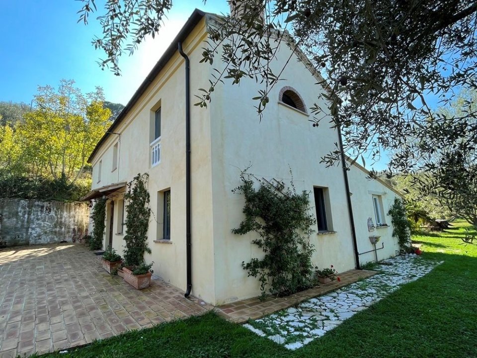 Vendita villa in zona tranquilla Loreto Aprutino Abruzzo foto 5